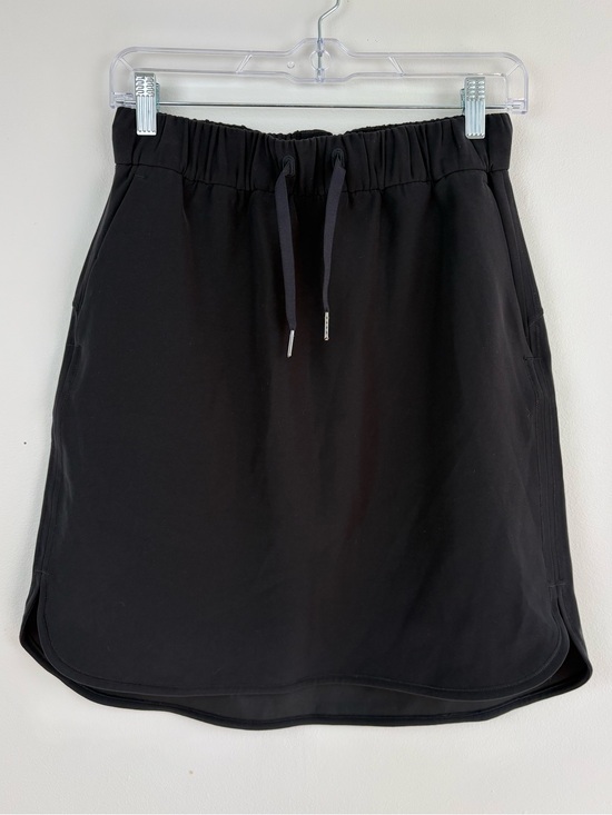 lululemon athletica Dresses & Skirts - Lululemon On The Fly Black Skirt Like New Size 6 RN 106259 Sporty Chic Gorpcore